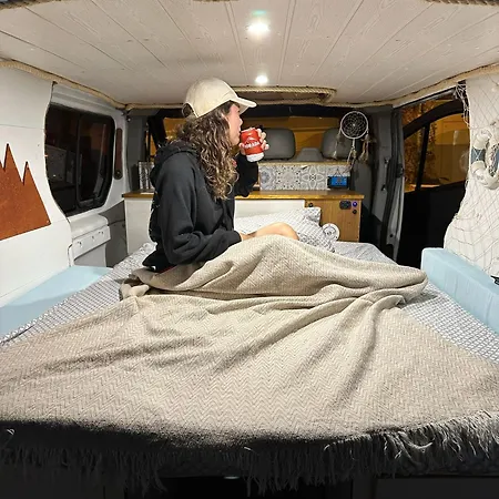 Camper Van Orange Crab Campingplads
